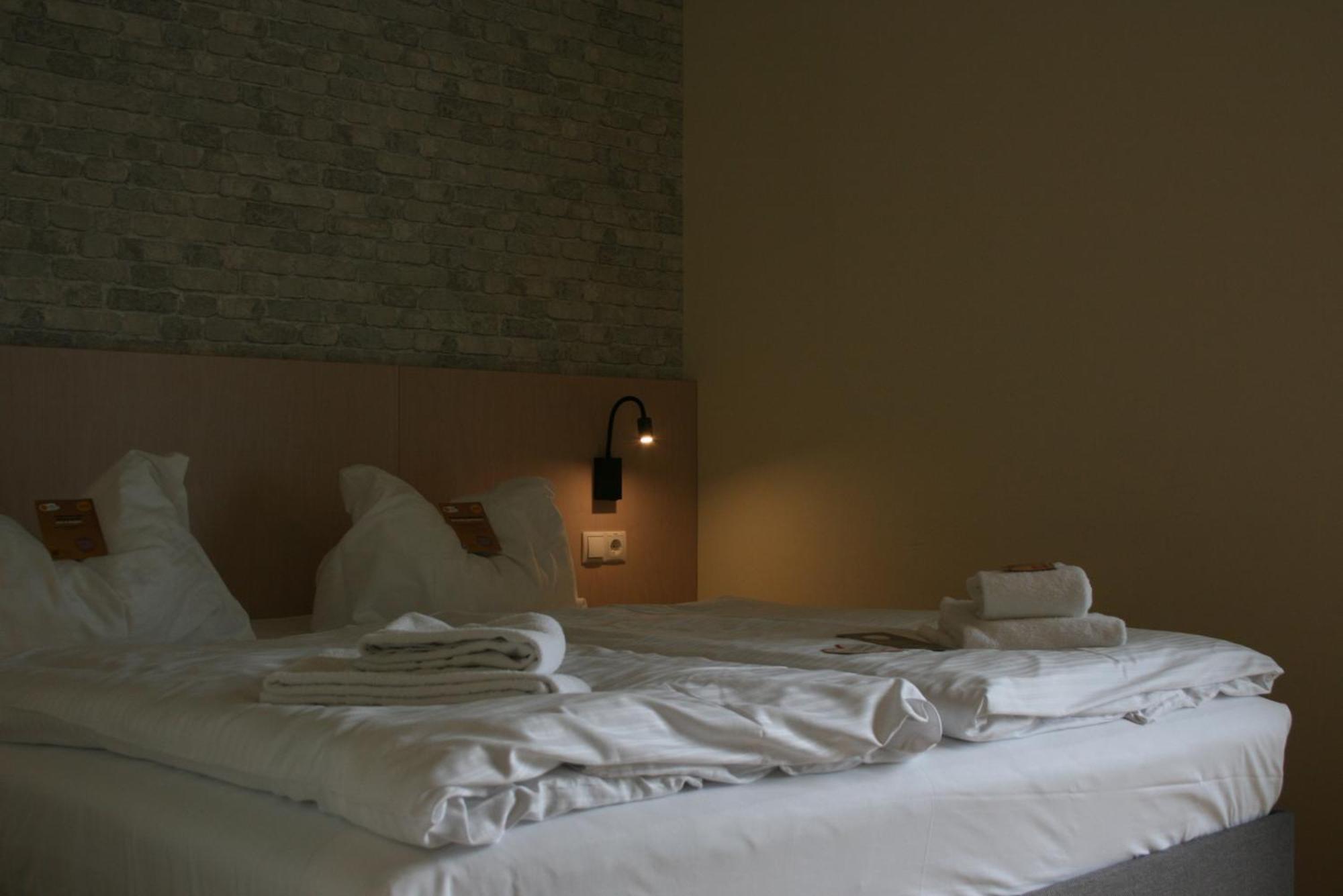 Jufa Hotel Im Brueckenkopfpark - Juelich Bagian luar foto
